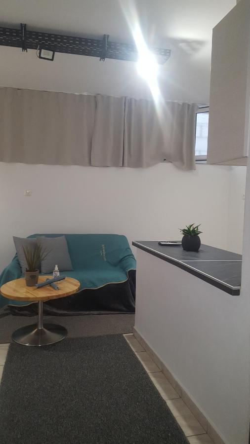 V3st & Parking Apartment *