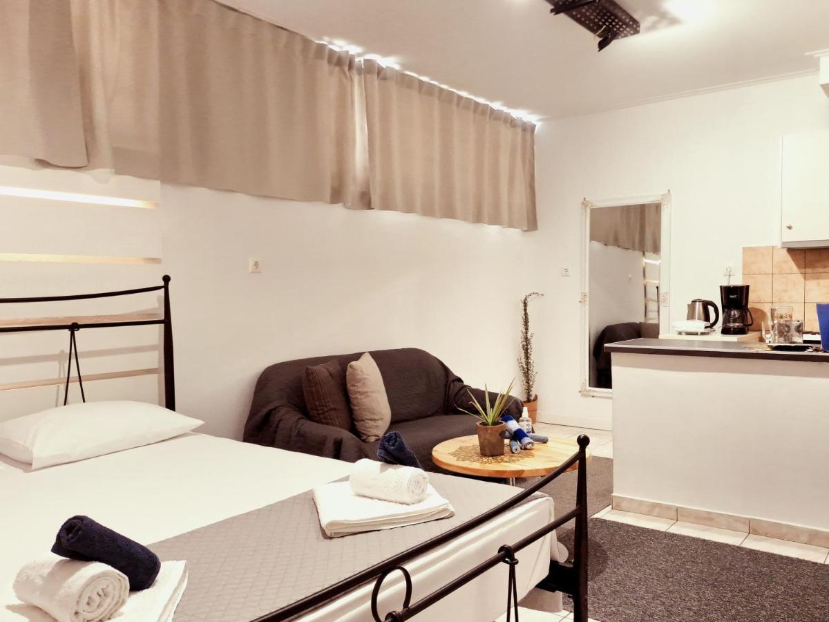 V3st & Parking Apartment
